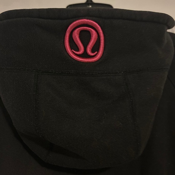 VINTAGE lululemon athletica Black & Pink Cropped Scuba Zip Up - Picture 5 of 7